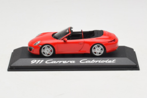 Porsche 911 991 Carrera カブリオレ レッド Minichamps 1:43 WAP0200120C メタル