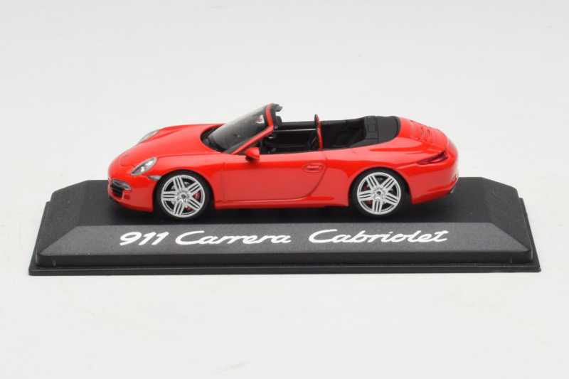 Porsche 911 991 Carrera カブリオレ レッド Minichamps 1:43 WAP0200120C メタル