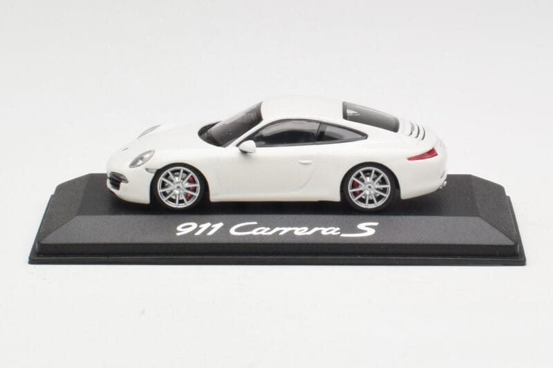 Porsche 911 991 Carrera S ホワイト IAA Frankfurt 2011 Minichamps 1:43 WAX20100090 メタル