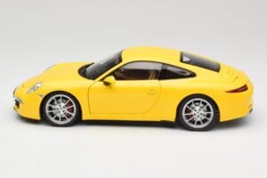 Porsche 911 991 Carrera S Racing Yellow Minichamps 1:18 100061021 メタル - 画像 4/8