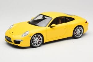Porsche 911 991 Carrera S Racing Yellow Minichamps 1:18 100061021 メタル
