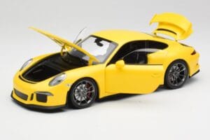 Porsche 911 991 GT3 レーシングイエロー & シルバーホイール Minichamps 1:18 110062722 メタル - 画像 2/8