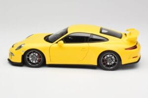 Porsche 911 991 GT3 レーシングイエロー & シルバーホイール Minichamps 1:18 110062722 メタル - 画像 4/8