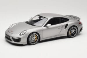 Porsche 911 991 Turbo S シルバー Minichamps 1:18 113067126 メタル
