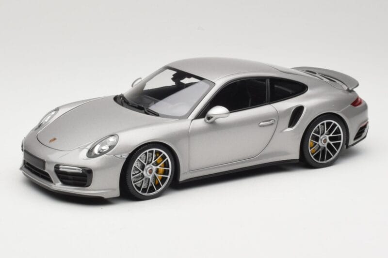 Porsche 911 991 Turbo S シルバー Minichamps 1:18 113067126 メタル