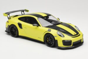 Porsche 911 GT2 RS 991.2 Weissach Package グリーン ブラックホイール Minichamps 1:18 155068300-1 メタル - 画像 4/6