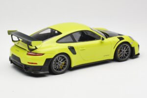 Porsche 911 991.2 GT2 RS ライムグリーン シルバーホイール Minichamps 1:18 155068309 メタル - 画像 2/6