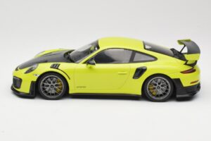 Porsche 911 991.2 GT2 RS ライムグリーン シルバーホイール Minichamps 1:18 155068309 メタル - 画像 3/6