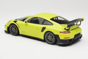 Porsche 911 991.2 GT2 RS ライムグリーン シルバーホイール Minichamps 1:18 155068309 メタル - 画像 5/6