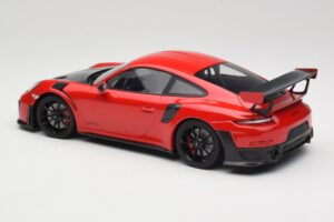 Porsche 911 GT2 RS 991.2 レッド ブラックホイール Minichamps 1:18 155968307 メタル - 画像 5/6