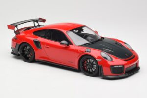 Porsche 911 GT2 RS 991.2 レッド ブラックホイール Minichamps 1:18 155068307 メタル - 画像 4/6