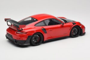 Porsche 911 GT2 RS 991.2 レッド ブラックホイール Minichamps 1:18 155968307 メタル - 画像 2/6