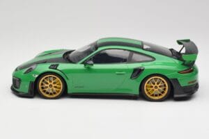 Porsche 911 991.2 GT2 RS Weissach Package ブリティッシュレーシンググリーン & ゴールドホイール Minichamps 1:18 153068318 メタル - 画像 3/6