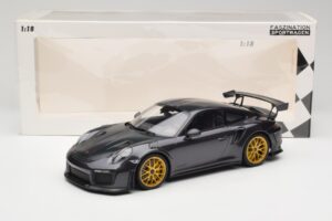 Porsche 911 991.2 GT2 RS Weissach Package Purple Metallic ゴールドマグネシウムホイール付き Minichamps 1:18 153068322 メタル - 画像 6/6