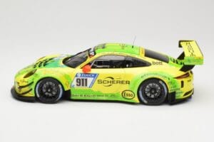 Porsche 911 991.2 GT3 R #911 Manthey Racing R. Dumas / F. Makowiecki 24 Hours of Nurburgring 2017 Minichamps 1:18 155176911 メ - 画像 3/6