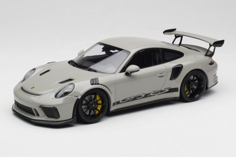Porsche 911 991.2 GT3 RS Chalk Wording ブラックホイール Minichamps 1:18 153068230 メタル
