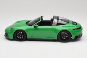 Porsche 911 991.2 Targa 4 GTS ブリティッシュレーシンググリーン Minichamps 1:18 155061065 メタル - 画像 3/6