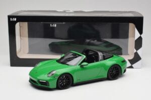 Porsche 911 991.2 Targa 4 GTS ブリティッシュレーシンググリーン Minichamps 1:18 155061065 メタル - 画像 6/6