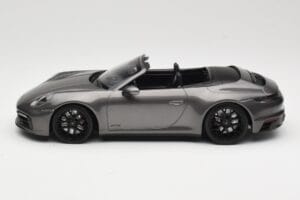 Porsche 911 992 Carrera 4 GTS カブリオレ Grey Metallic Minichamps 1:18 155063031 メタル - 画像 3/6