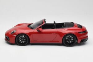 Porsche 911 992 Carrera 4 GTS カブリオレ レッド Minichamps 1:18 155063032 メタル - 画像 3/6