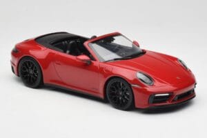 Porsche 911 992 Carrera 4 GTS カブリオレ レッド Minichamps 1:18 155063032 メタル - 画像 4/6