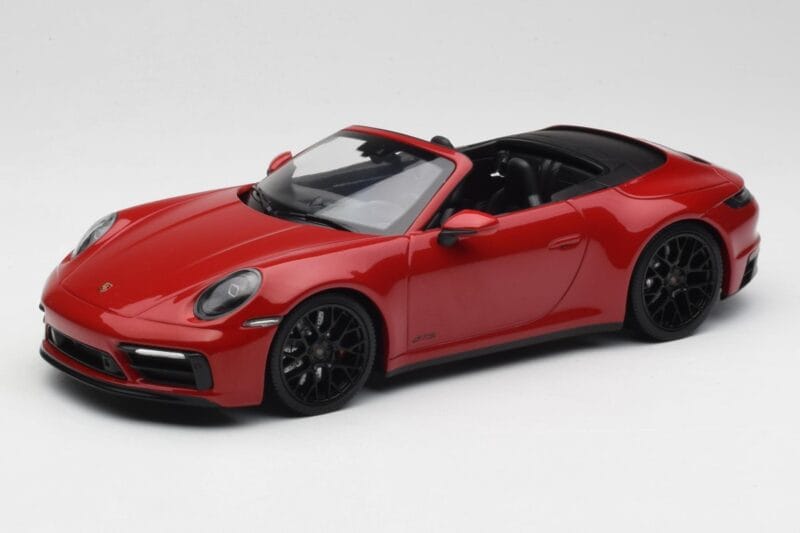 Porsche 911 992 Carrera 4 GTS カブリオレ レッド Minichamps 1:18 155063032 メタル