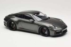 Porsche 911 992 Carrera 4 GTS Green Metallic Minichamps 1:18 155063101 メタル - 画像 4/6