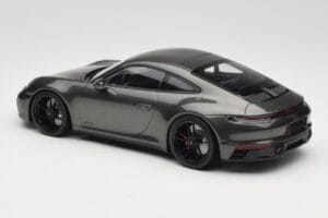 Porsche 911 992 Carrera 4 GTS Green Metallic Minichamps 1:18 155063101 メタル - 画像 5/6
