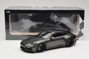 Porsche 911 992 Carrera 4 GTS Green Metallic Minichamps 1:18 155063101 メタル - 画像 6/6