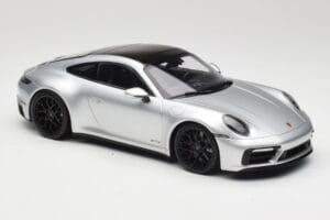 Porsche 911 992 Carrera 4 GTS シルバー Minichamps 1:18 155063104 メタル - 画像 4/6