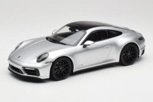 Porsche 911 992 Carrera 4 GTS シルバー Minichamps 1:18 155063104 メタル