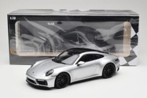 Porsche 911 992 Carrera 4 GTS シルバー Minichamps 1:18 155063104 メタル - 画像 6/6