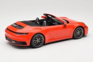 Porsche 911 992 Carrera 4S カブリオレ オレンジ Minichamps 1:18 155067334 メタル - 画像 2/6