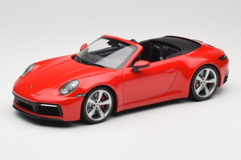 Porsche 911 992 Carrera 4S カブリオレ レッド Minichamps 1:18 155067331 メタル