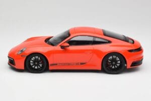 Porsche 911 992 Carrera 4S ラバオレンジ Minichamps 1:18 155067327 メタル - 画像 3/6