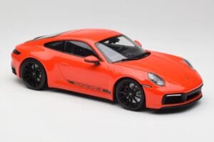 Porsche 911 992 Carrera 4S ラバオレンジ Minichamps 1:18 155067327 メタル - 画像 4/6