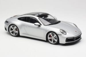 Porsche 911 992 Carrera 4S シルバー Minichamps 1:18 155067322 メタル - 画像 4/6