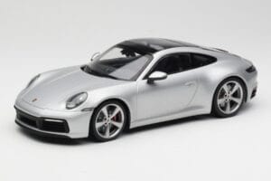 Porsche 911 992 Carrera 4S シルバー Minichamps 1:18 155067322 メタル