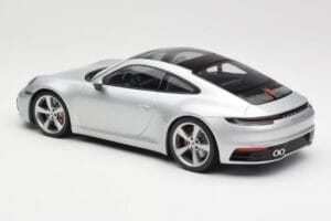 Porsche 911 992 Carrera 4S シルバー Minichamps 1:18 155067322 メタル - 画像 5/6