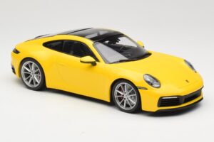Porsche 911 992 Carrera 4S イエロー Minichamps 1:18 155067320 メタル - 画像 4/6