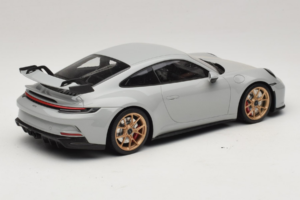 Porsche 911 992 GT3 Chalk ゴールドホイール Minichamps 1:18 117069001 メタル - 画像 2/6
