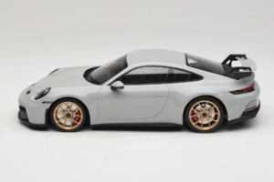Porsche 911 992 GT3 Chalk ゴールドホイール Minichamps 1:18 117069001 メタル - 画像 3/6