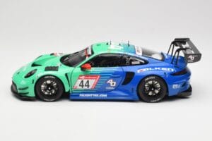 Porsche 911 992 GT3 R Falken #44 D. Eriksson / T. Heinemann 24 Hours of Nurburgring 2023 Minichamps 1:18 113236344 メタル - 画像 4/8