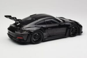 Porsche 911 992 GT3 RS ブラック & ブラック ホイール Concept Minichamps 1:18 911992003 メタル - 画像 3/8
