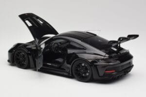 Porsche 911 992 GT3 RS ブラック & ブラック ホイール Concept Minichamps 1:18 911992003 メタル - 画像 5/8