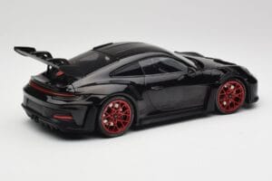 Porsche 911 992 GT3 RS ブラック & レッドホイール & ブラックデコール Minichamps 1:18 153062240 メタル - 画像 2/6