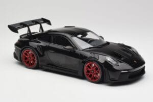 Porsche 911 992 GT3 RS ブラック & レッドホイール & ブラックデコール Minichamps 1:18 153062240 メタル - 画像 4/6