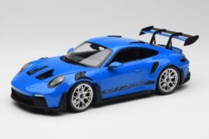 Porsche 911 992 GT3 RS ブルー & シルバーホイール & ブラックデコール Minichamps 1:18 153062234 メタル