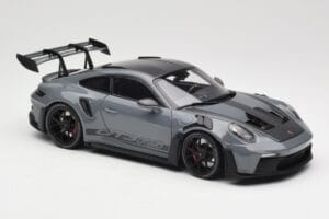 Porsche 911 992 GT3 RS Crayon Weissach Package & Black Wheels Minichamps 1:18 110062024 メタル - 画像 6/8