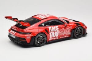 Porsche 911 992 GT3 RS Getspeed Race Taxi Guards Red Minichamps 1:18 110062040 メタル - 画像 3/8